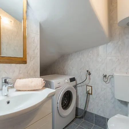 Idyllisches Istrisches Steinhaus Mit Whirlpool, Tischtennis, Grill Und Klimatisierten Schlafzimmern 別荘 ポレッチ