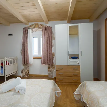 Idyllisches Istrisches Steinhaus Mit Whirlpool, Tischtennis, Grill Und Klimatisierten Schlafzimmern 別荘