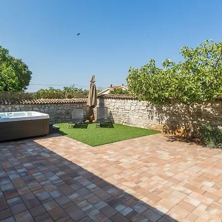 Holiday home Idyllisches Istrisches Steinhaus Mit Whirlpool, Tischtennis, Grill Und Klimatisierten Schlafzimmern Porec