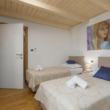 別荘 Idyllisches Istrisches Steinhaus Mit Whirlpool, Tischtennis, Grill Und Klimatisierten Schlafzimmern ポレッチ