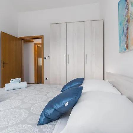 別荘 Idyllisches Istrisches Steinhaus Mit Whirlpool, Tischtennis, Grill Und Klimatisierten Schlafzimmern