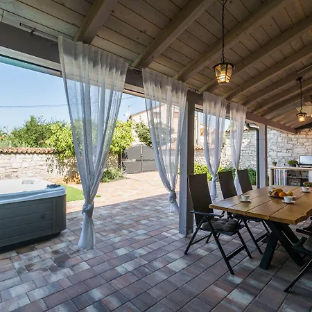 Idyllisches Istrisches Steinhaus Mit Whirlpool, Tischtennis, Grill Und Klimatisierten Schlafzimmern ポレッチ